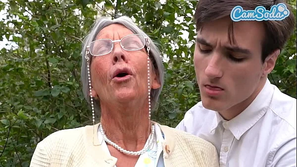 Horny Grandma Public Sex, Granny Squirts After Massive Orgasm From Helpful Stranger